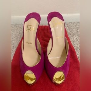 Pre-Owned Christian Louboutin Pink Suede and Gold Leather Mules